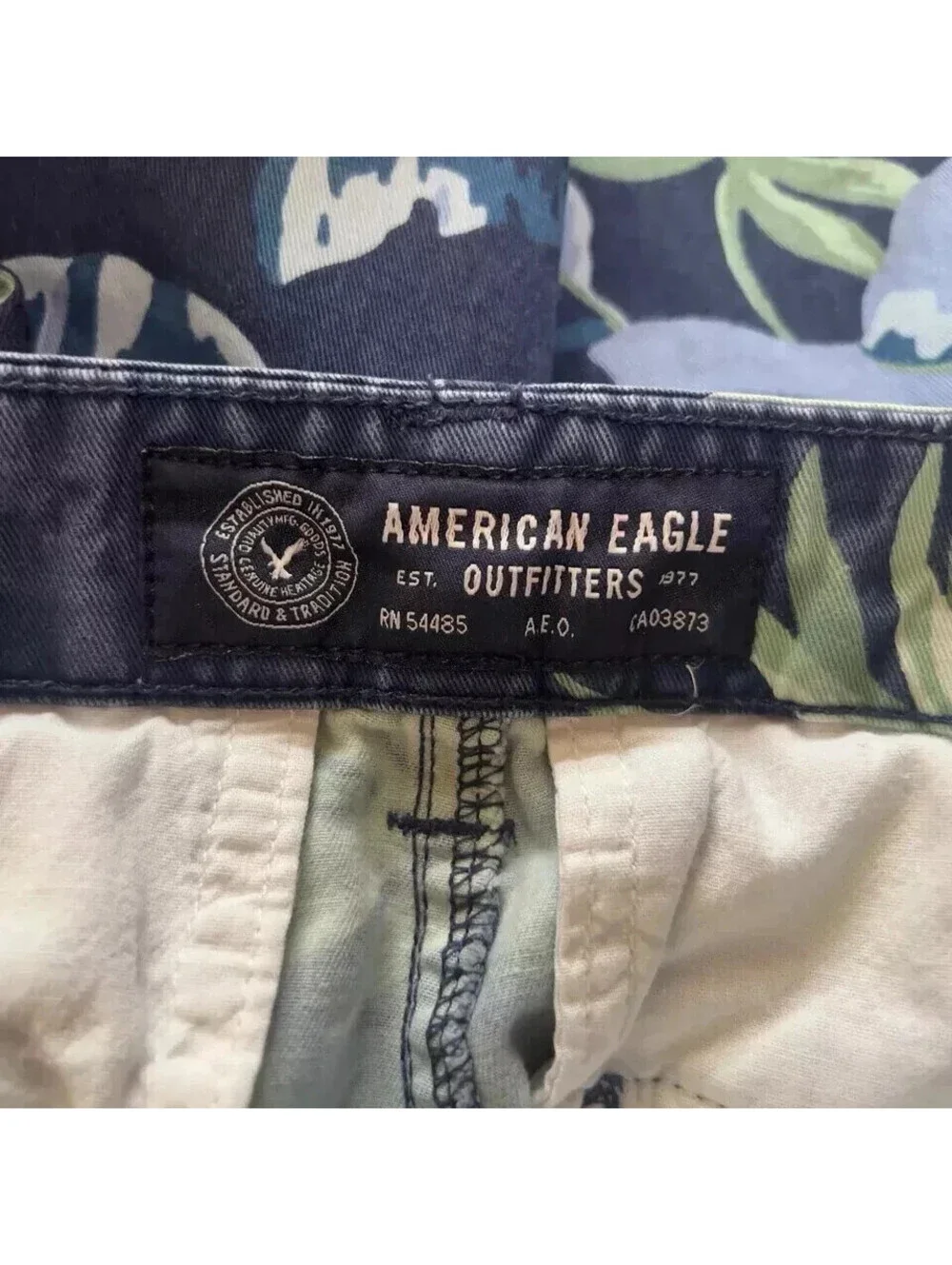 American Eagle Outfitters Chino Shorts Men's Size 28 Blue w/ Leaf 9 1/2